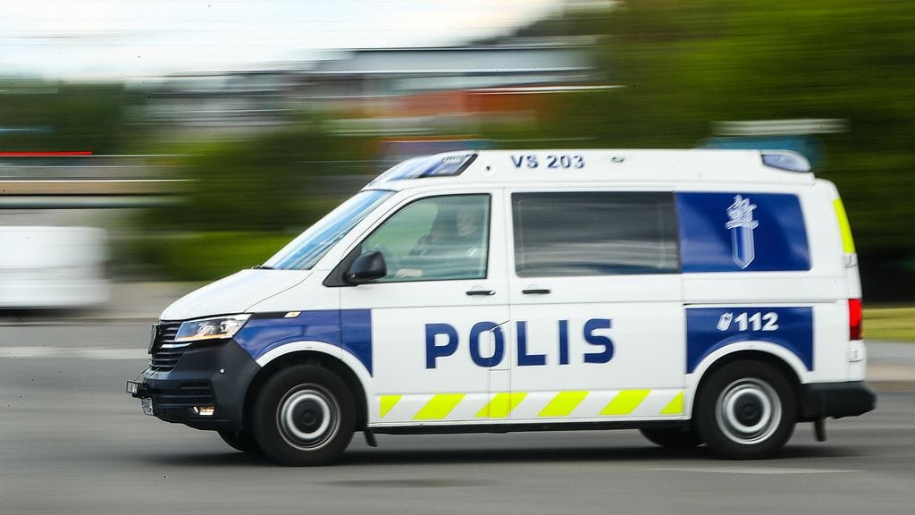 Moottoripyöräilijä pakeni poliisia Nummelassa. Kuvituskuvassa poliisiauto.