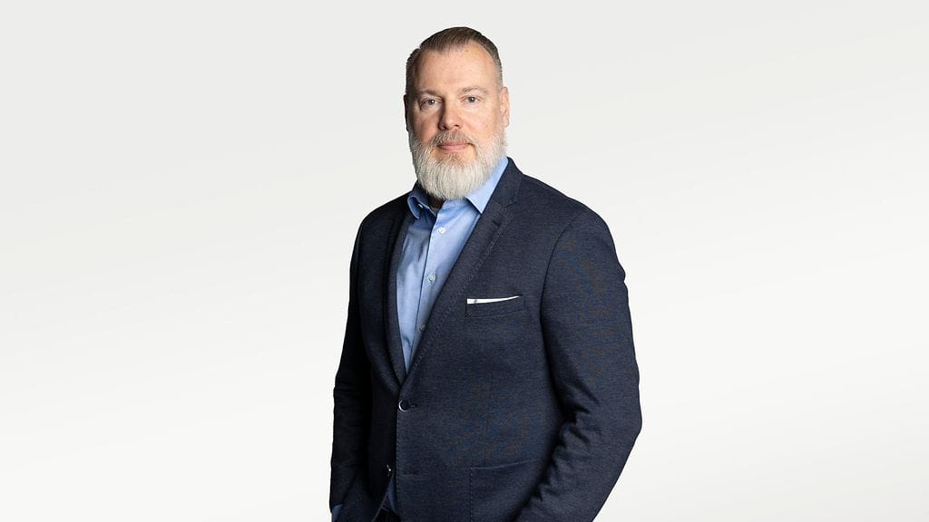 Kaksi maailmanmestaruutta Ruotsin päävalmentajana voittanut Rikard Grönborg liittyy C Moren asiantuntijatiimiin.