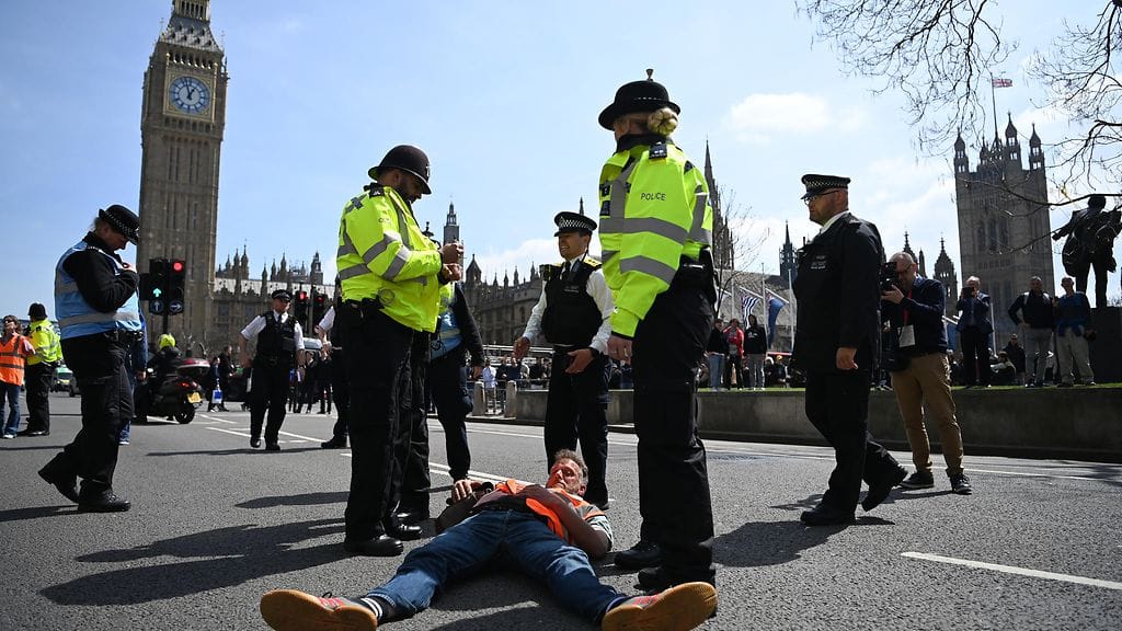 0705-mielenosoitus kruunajaiset