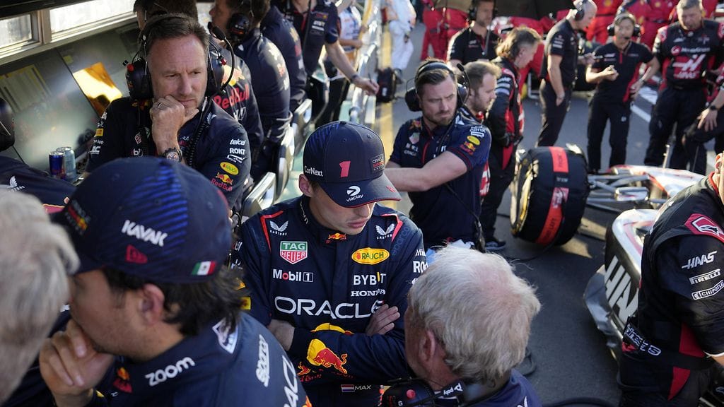 Christian Hornerilla on pohdittavaa Sergio Perezin ja Max Verstappenin tasapuolisessa kohtelussa.