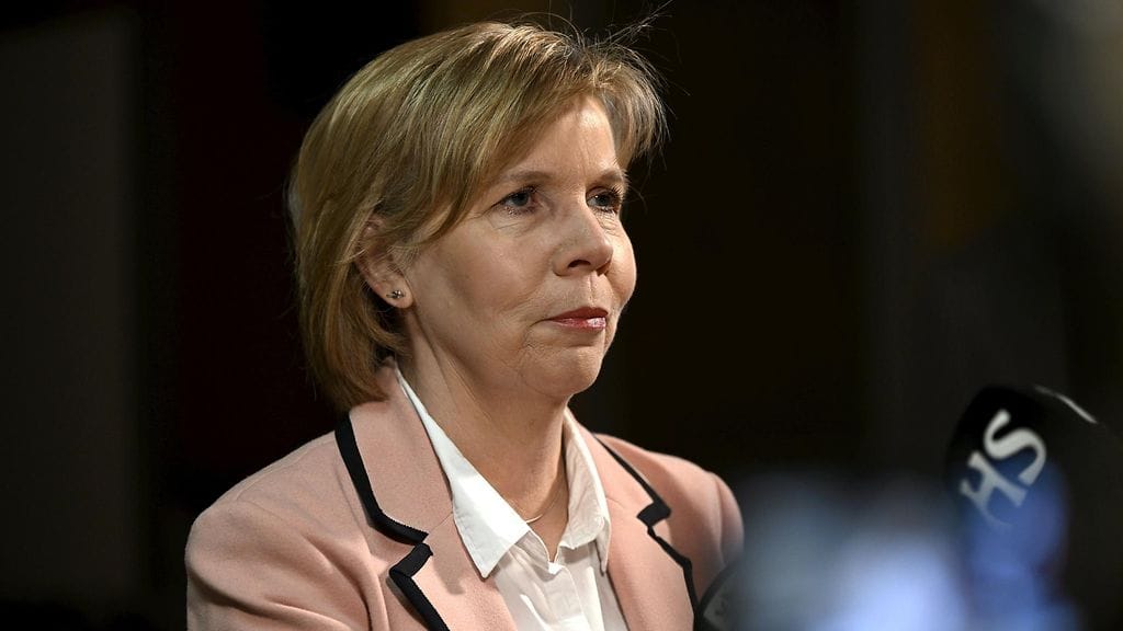 Henrikssonin mukaan keskeinen syy kokoukselle on Purran torstai-iltainen twiitti.