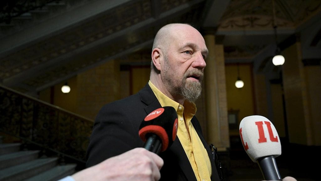 Laakso on jäsenenä hallitusneuvotteluiden rakennetun ympäristön alapöydässä, jossa käsitellään muun muassa liikenneasioita.