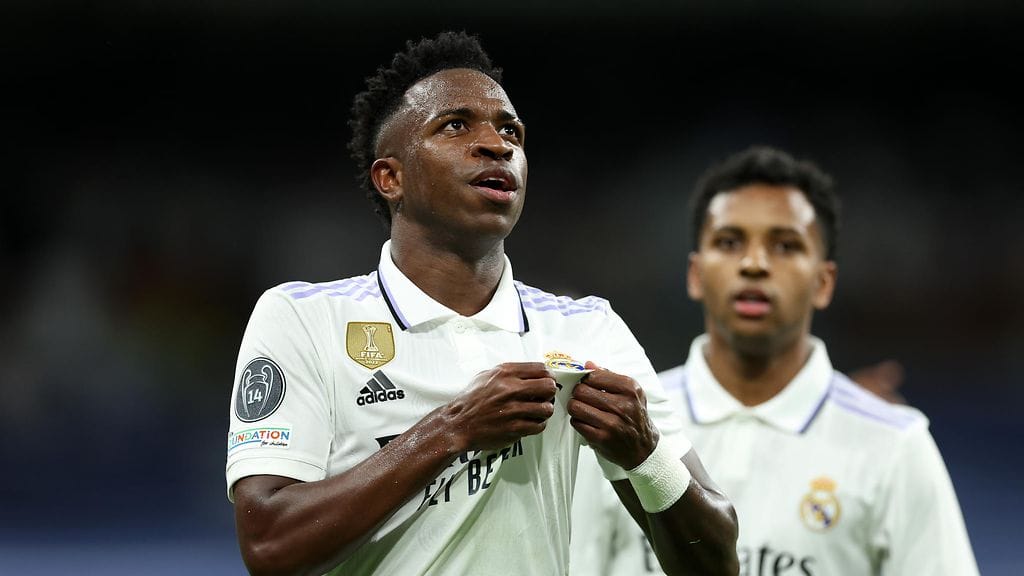 Vinicius jr huudatti Santiago Bernabeua unelmalaukauksella: "On se ihme seppä"