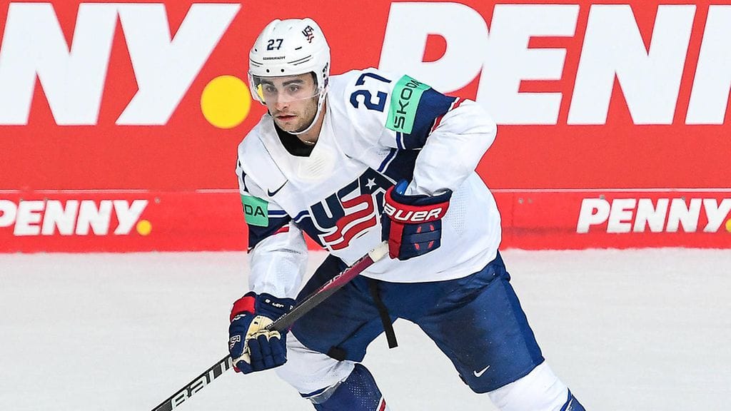 Matt Coronato oli pelannut ennen ensimmäistä MM-kisaotteluaan yhden valmistavan ottelun USA:n paidassa Saksaa vastaan.