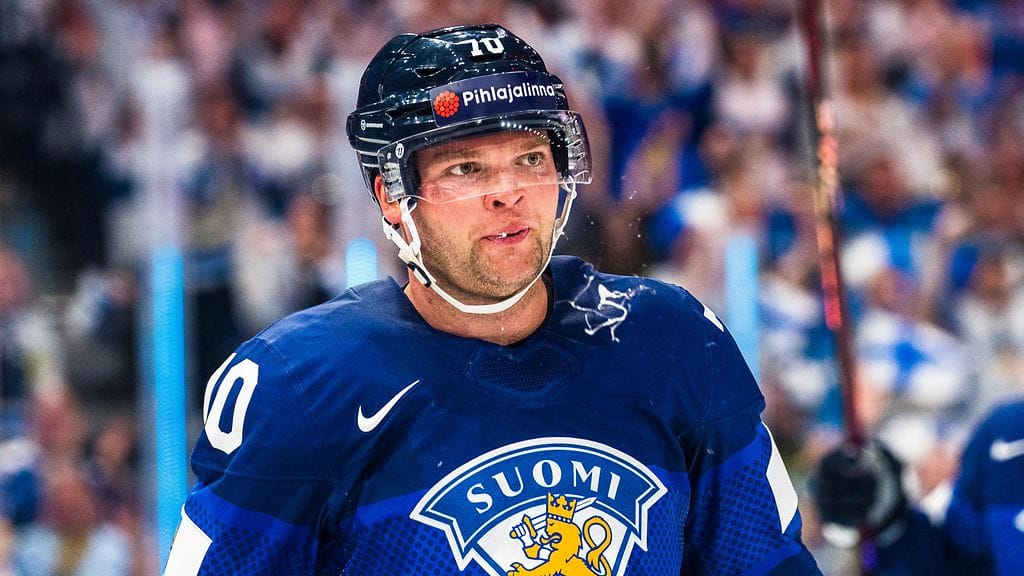 Katsotaan, mitä palaverissa keksitään, Teemu Hartikainen tuumi Ruotsin päävalmentajan Sam Hallamin suuntaan.