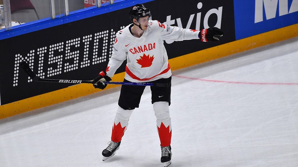 Tyler Myers MM-kisoissa.