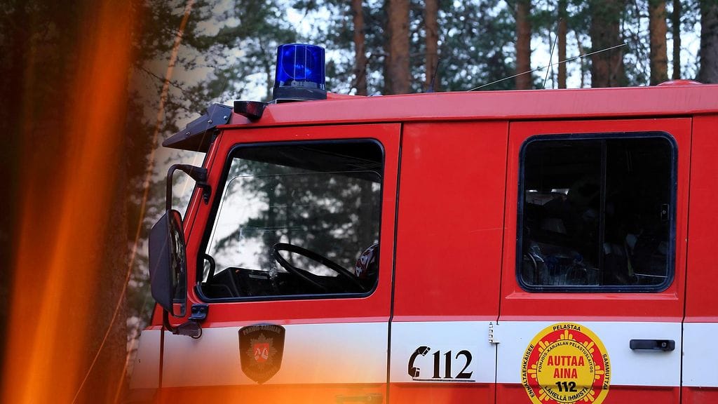 Myrskylän metsäpaloa on ollut sammuttamassa noin 30 yksikköä eri pelastuslaitoksista. Lisäksi mukana on ollut helikoptereita Puolustusvoimilta ja Rajavartiolaitokselta. Kuvituskuva.