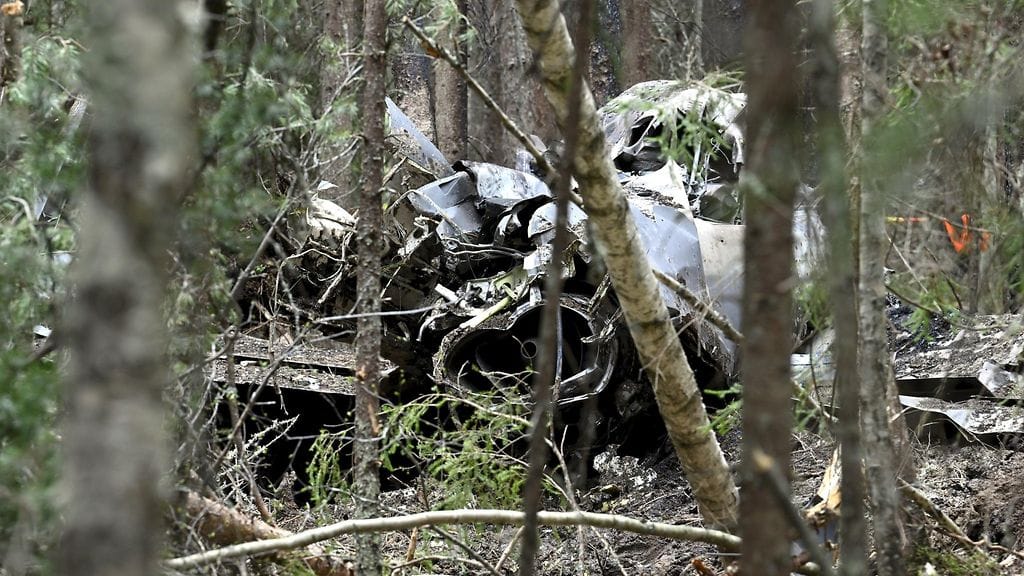 Mitä Keuruulla pudonneen Hawkin ohjaajien tilasta tiedetään? Haastattelussa laivueen komentaja