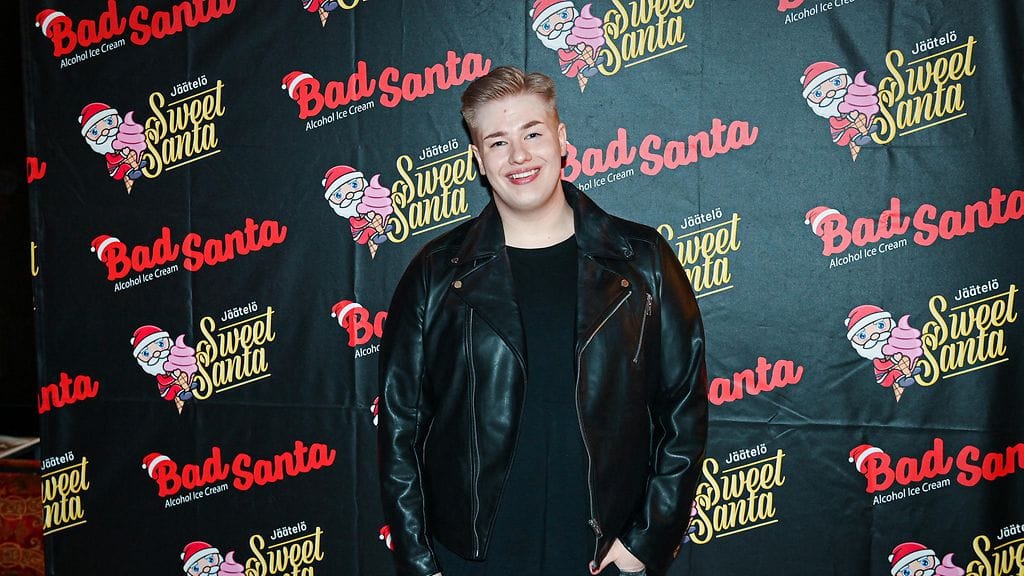 Aarni Mikkola kertoo somessa ikävästä välikohtauksesta uimahallin pukuhuoneessa.