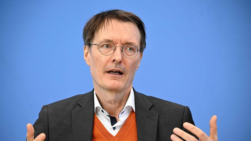 Kuvassa Saksan terveysministeri Karl Lauterbach, jonka kidnappaamisen suunnittelusta ryhmän jäseniä syytetään.