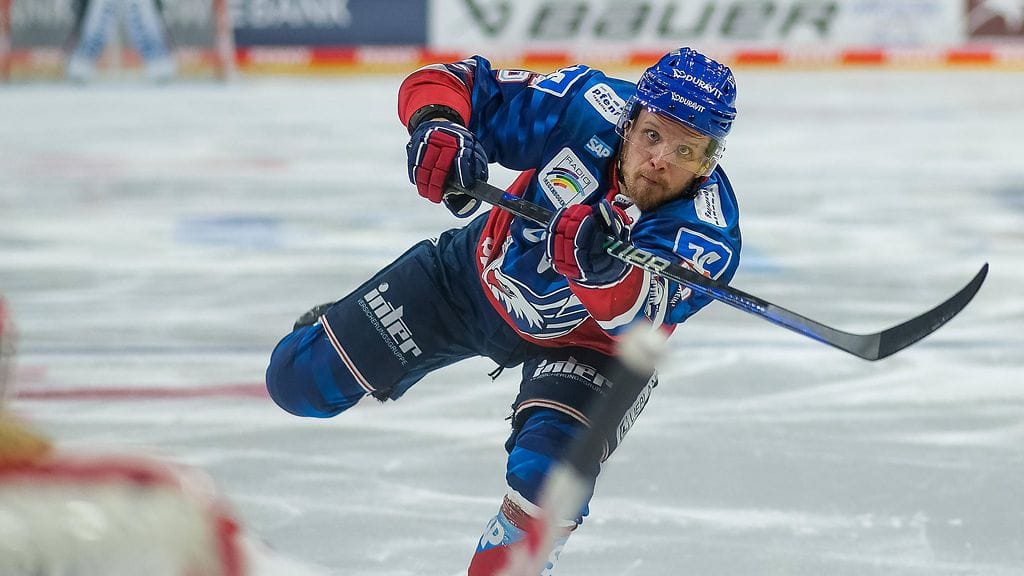 Joonas Lehtivuori DEL-liigan pudotuspeleissä maaliskuussa.