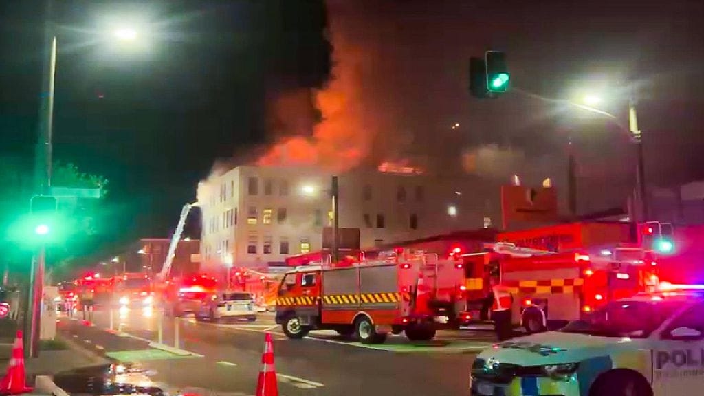 Ainakin kuusi kuoli ilmeisesti tahallaan sytytetyssä hostellipalossa Uudessa-Seelannissa.