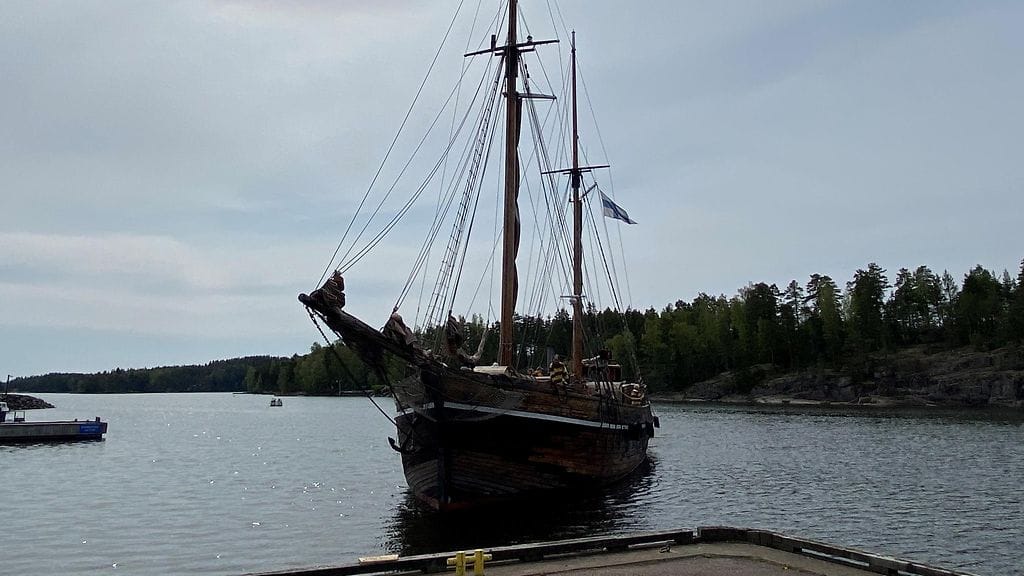 Arktika, Virolahti, laiva