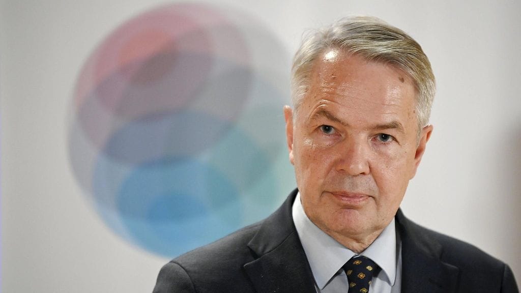 Suomea Brysselissä edustaa toimitusministeristön ulkoministeri Pekka Haavisto (vihr.).