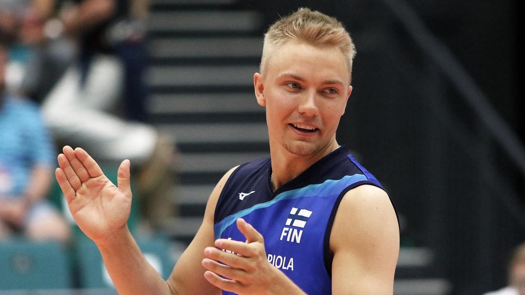 Lauri Kerminen jatkaa Venäjällä, kertoo uutistoimisto Tass.