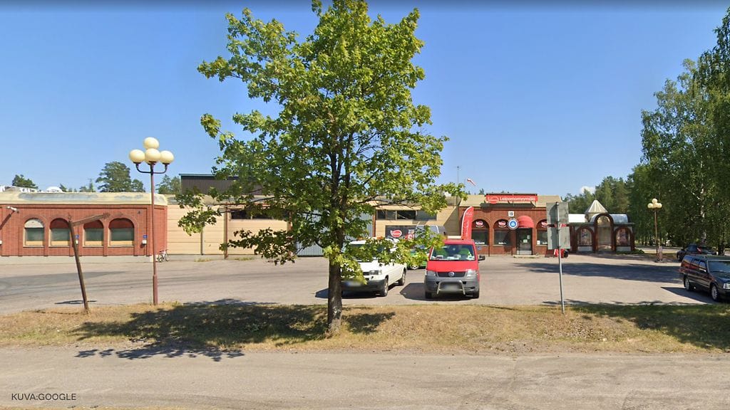 Joutsenon leipomo, jonka pihalta ruumis löytyi.