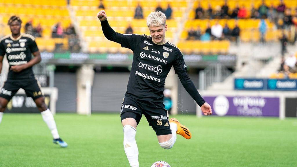 SJK:n Pyry Hannola huhtikuussa pelatussa FC Lahti -ottelussa.