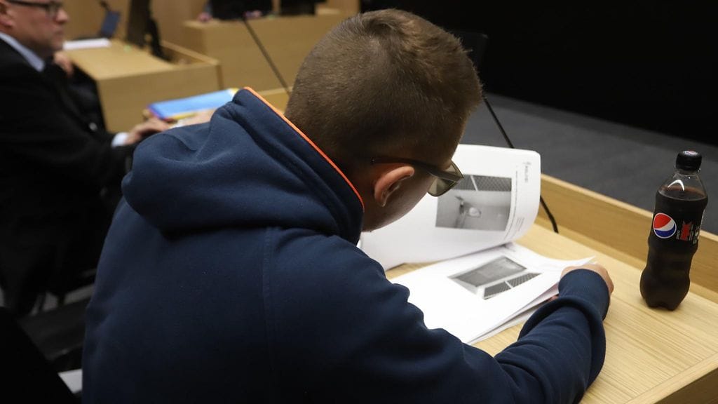 Tapon yrityksestä syytetty mies kiistää syytteen ja myöntää korkeintaan perusmuotoisen pahoinpitelyn.