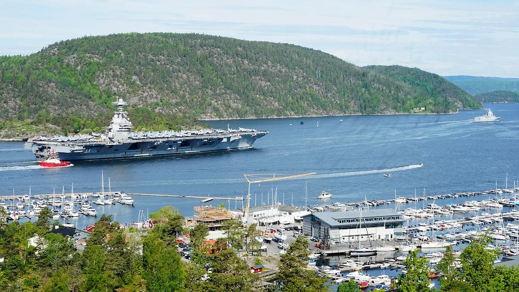 AOP, uss gerald r. ford (1)