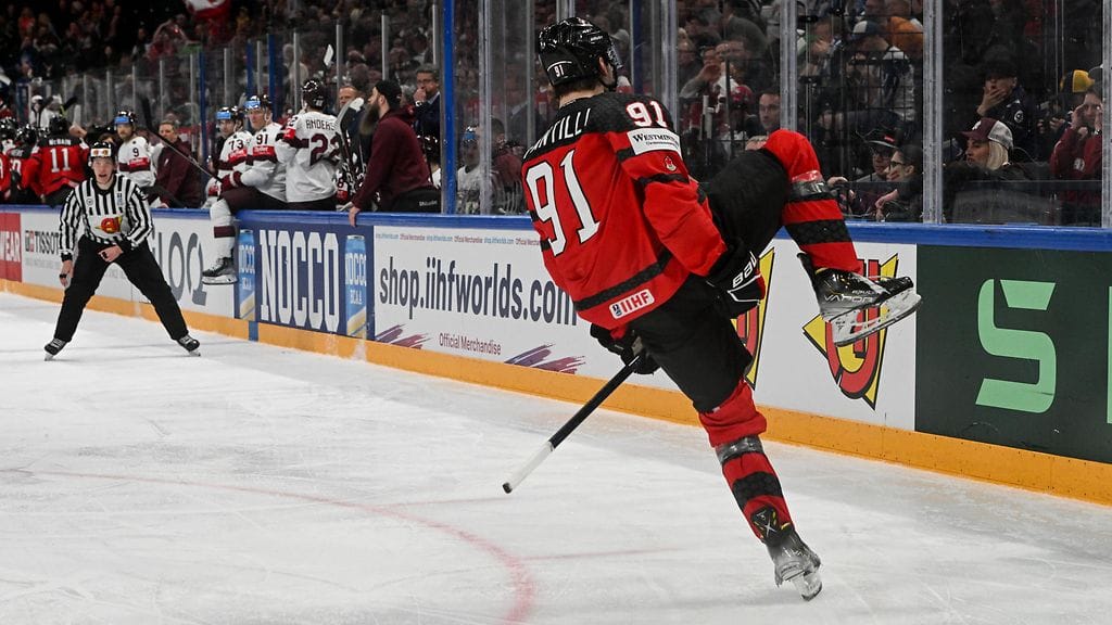 Adam Fantilli vei maalillaan Kanadan MM-finaaliin.