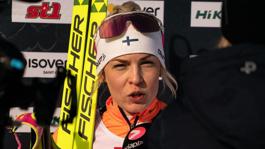 Suomen ampumahiihtomaajoukkueeseen kuuluva Erika Jänkä joutui juoksulenkillään vastakkain kahden karhun kanssa.