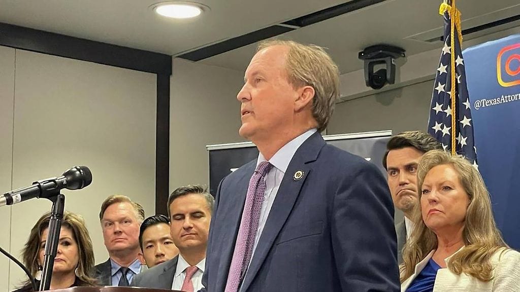 Ken Paxton kuuluu entisen presidentin Donald Trumpin kiivaisiin tukijoihin.