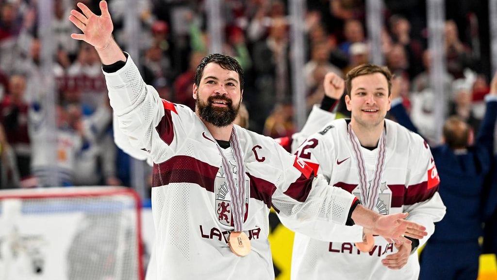 Latvian kapteenista Kaspars Daugavinsista tuli MM-pronssimitalisti sen jälkeen, kun hän oli jo lopettanut maajoukkueuransa.