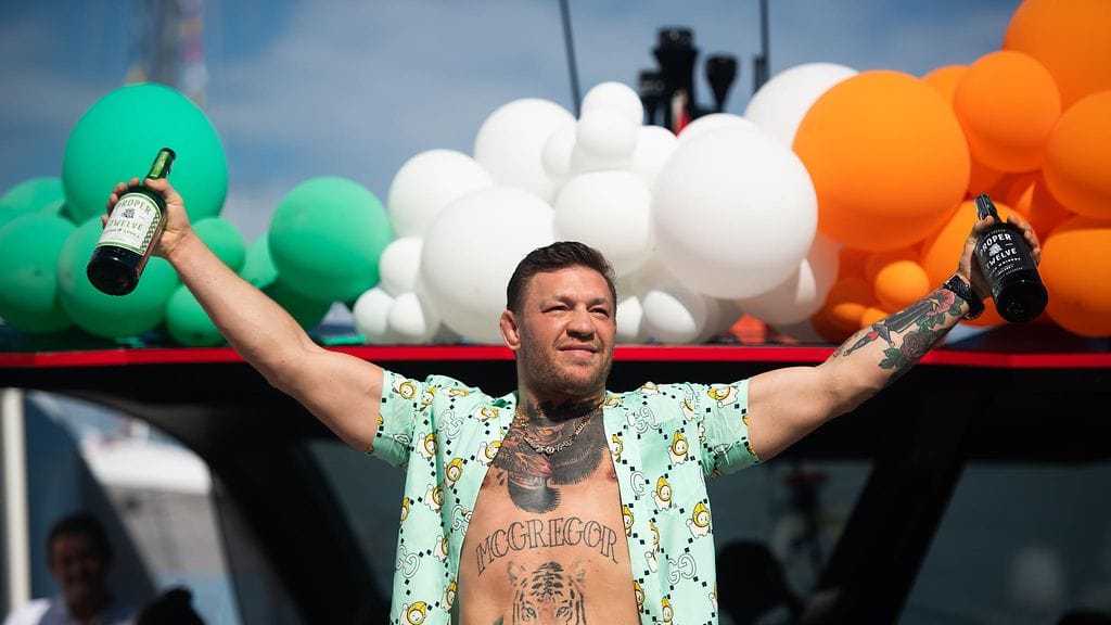 Conor McGregor oli Monacon GP:ssä riettaissa juhlatunnelmissa viime viikonloppuna.