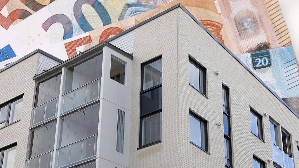 Asuntojen hintojen lasku jatkuu.