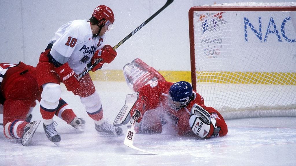 Naganon olympialaisissa Tshekille kultaa torjunut Dominik Hašek lahjoitti käyttämänsä varusteet jääkiekkomuseoon, joka on nyt sulkenut ovensa.