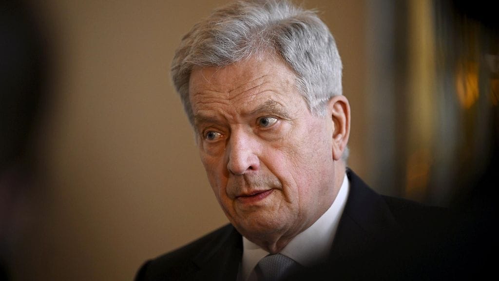 Presidentin valtaoikeuksien kaventamisesta aiotaan Iltalehden tietojen mukaan tehdä selvitys.