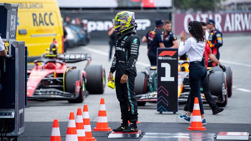 Lewis Hamilton ei varmasti mieluiten Nico Rosbergin käytösohjeita kuuntele.