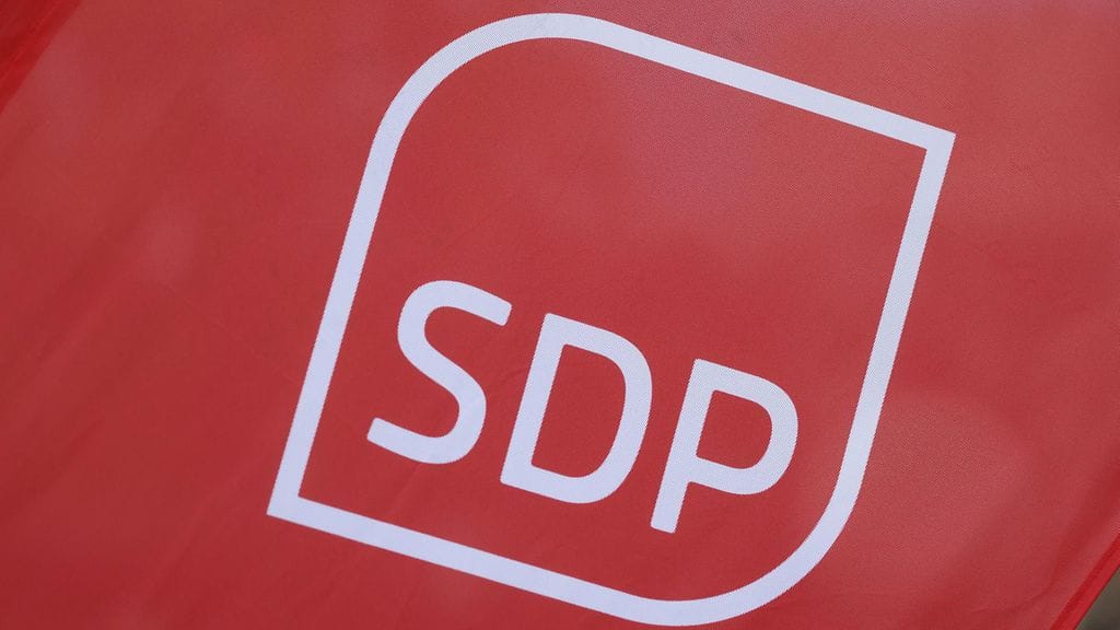 HS-gallup: SDP nousi kokoomuksen ohi suosituimmaksi puolueeksi.