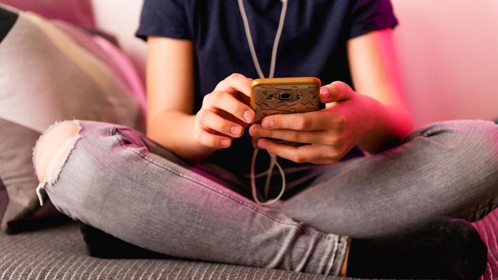 Teinitytöistä tekoälyllä luotuja alastonkuvia levitetään espanjalaiskylässä.