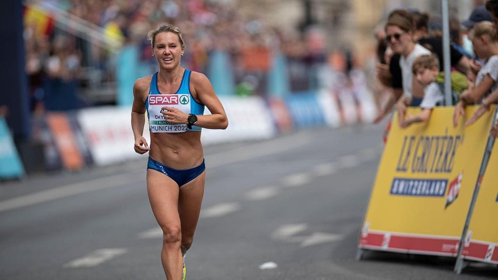 Nina Chydenius edustaa Suomea MM-maratonilla Budapestissa.