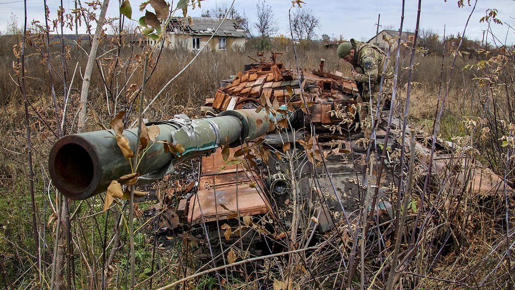 Venäjän tuhoutunut panssarivaunu lokakuussa 2022. Kuvituskuva.