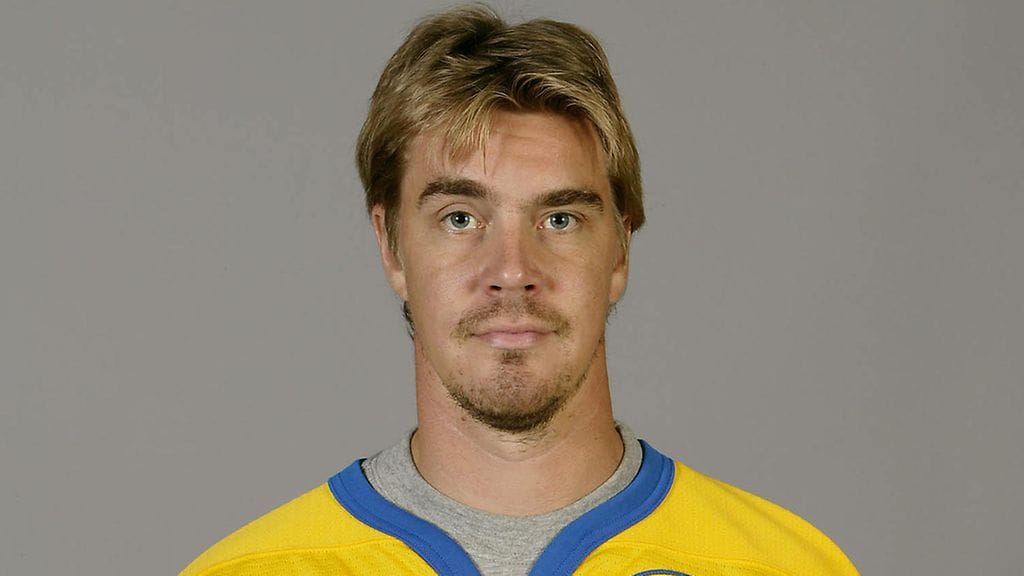 Tommy Salo saavutti Ruotsin maajoukkueessa olympiakullan ja seitsemän MM-mitalia, joista yksi oli kulta.