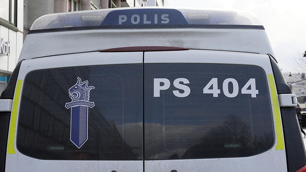 Poliisiautojen ampumisesta epäillylle miehelle vaaditaan ehdollista vankeusrangaistusta. Kuvituskuva.