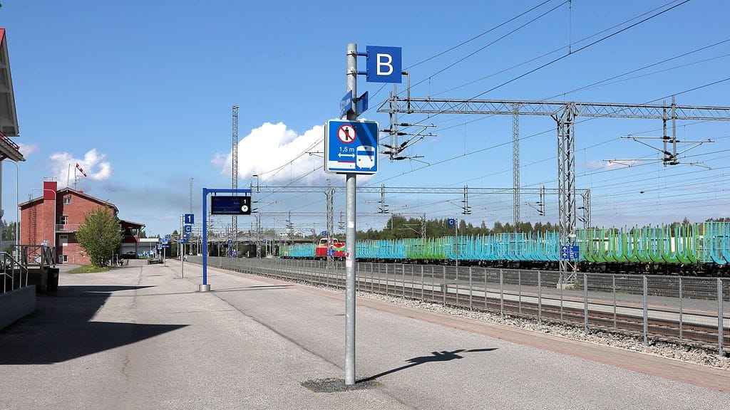 Kuvassa Kemin rautatieasema.