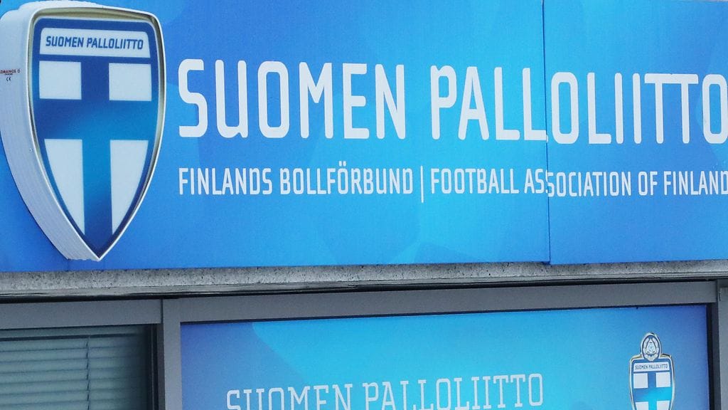 Palloliitto ei enää suosittele puskemisen harjoittelua alle 10-vuotiaille.