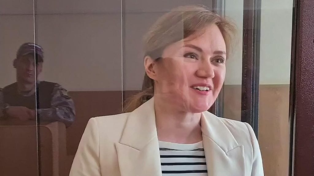 Lilija Tshanysheva kuulemassa tuomiotaan.