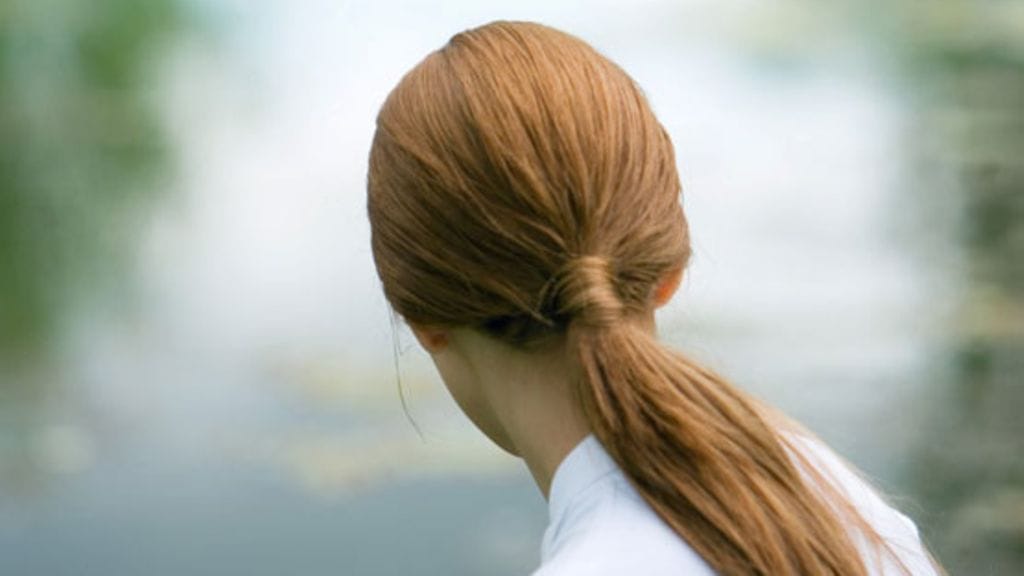 Uniohjaaja auttaa ihmisiä ymmärtämään unia. Kuvituskuva.