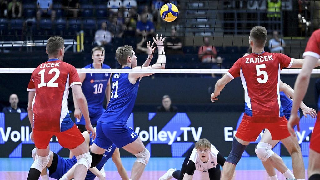 Suomen miesten lentopallomaajoukkue menetti Tshekki-tappiolla mahdollisuudet Kultaisen liigan lopputurnaukseen.