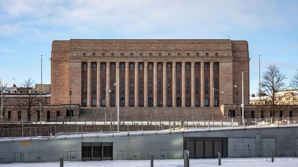 Demokraatin tietojen mukaan asiasta käytiin hallituksen sisällä keskustelua etukäteen.