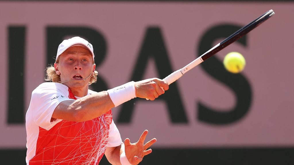 Emil Ruusuvuori eteni jo välieriin.