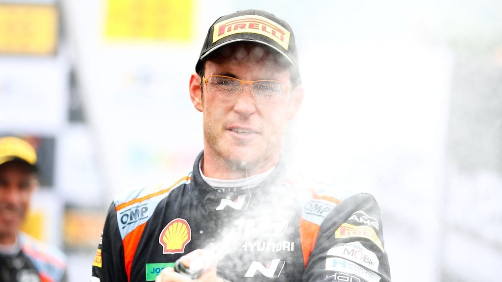 Neuville tarjoilee muutosehdotuksia.