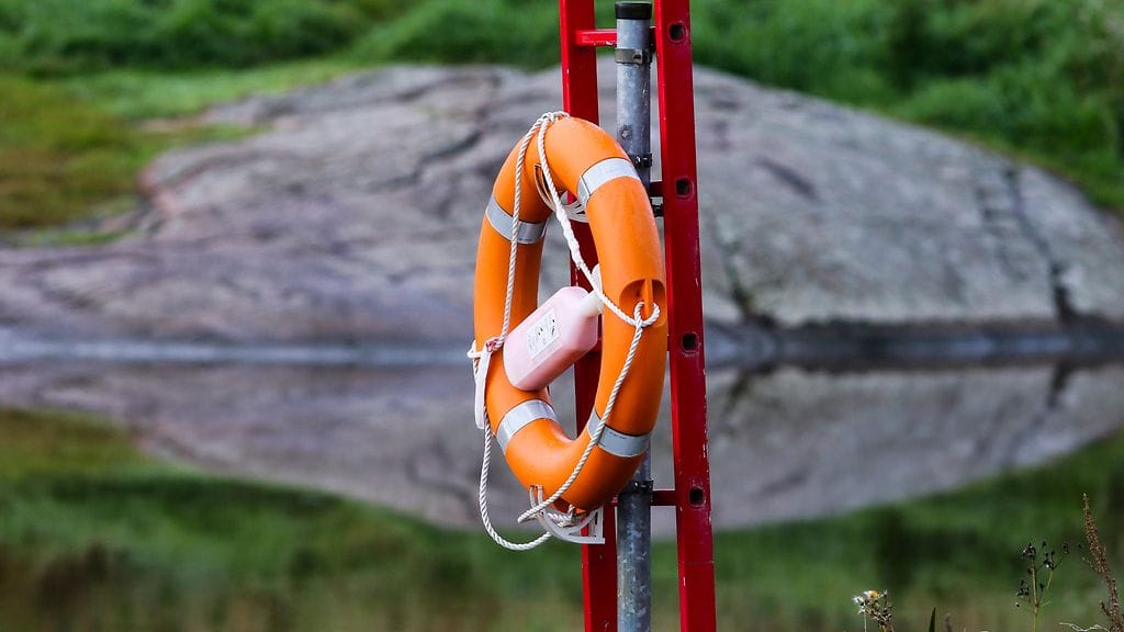 Noin 30-vuotias nainen hukkui Köhniön uimarannalla Jyväskylässä. Kuvituskuva.