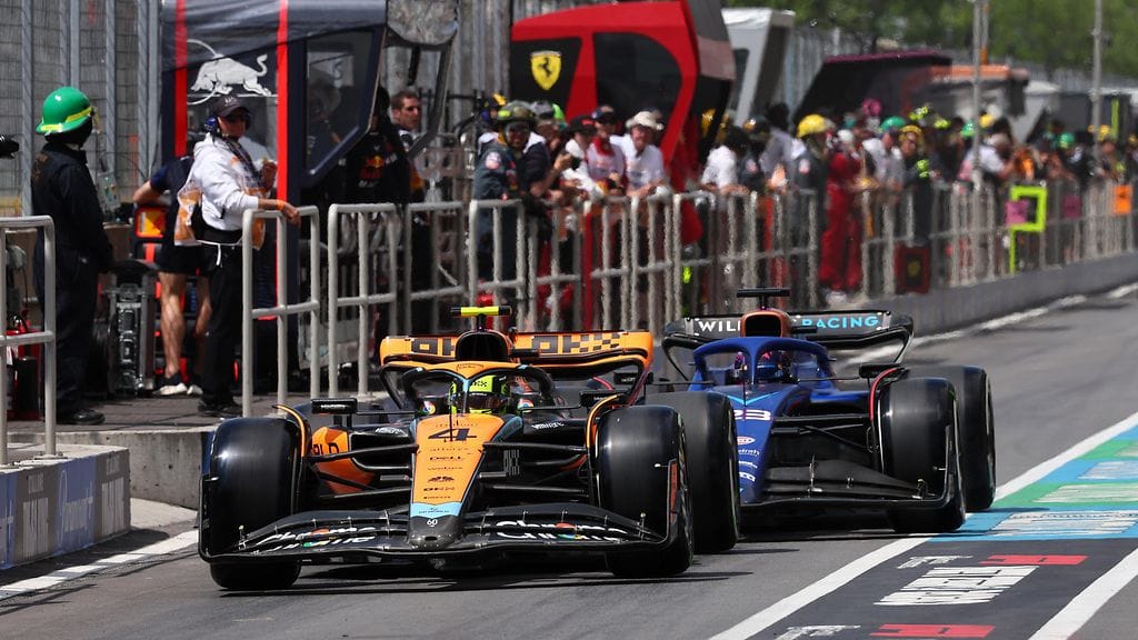 McLarenin Lando Norris (kuvassa etualalla, autossa #4).