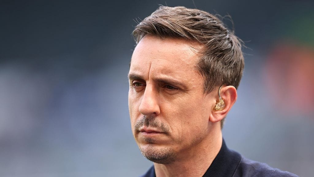 Gary Neville vaatii Valioliigalta pikaisia toimia saudisiirtojen valvomiseksi.