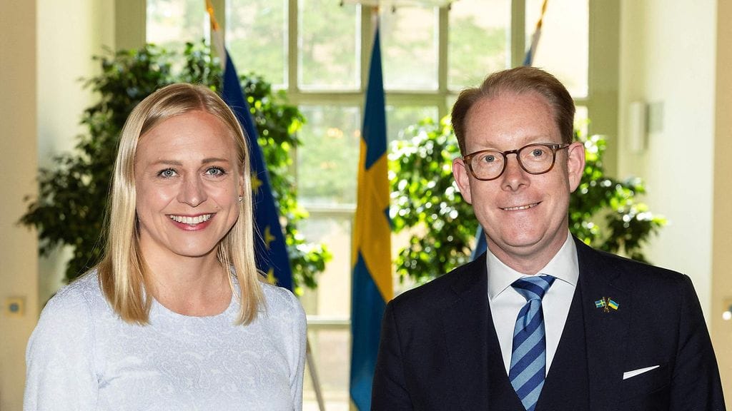 Suomen ulkoministeri Elina Valtonen tapasi virkaveljensä Tobias Billströmin Tukholmassa keskiviikkona.